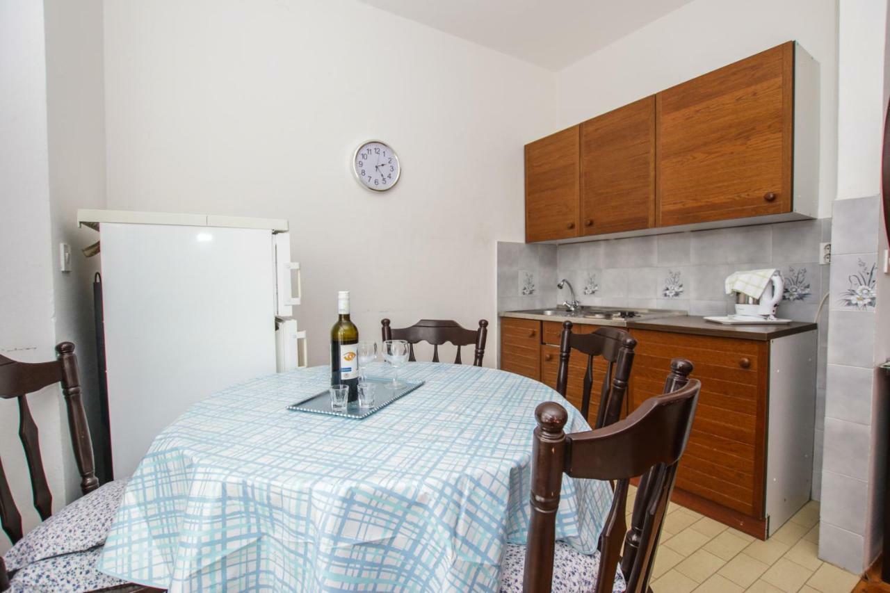 Apartmani Janja โปเรช ภายนอก รูปภาพ