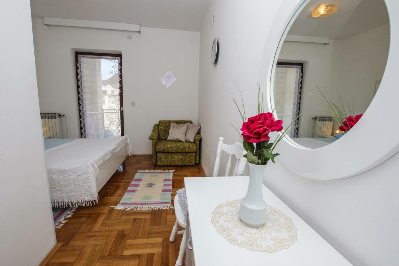 Apartmani Janja โปเรช ภายนอก รูปภาพ