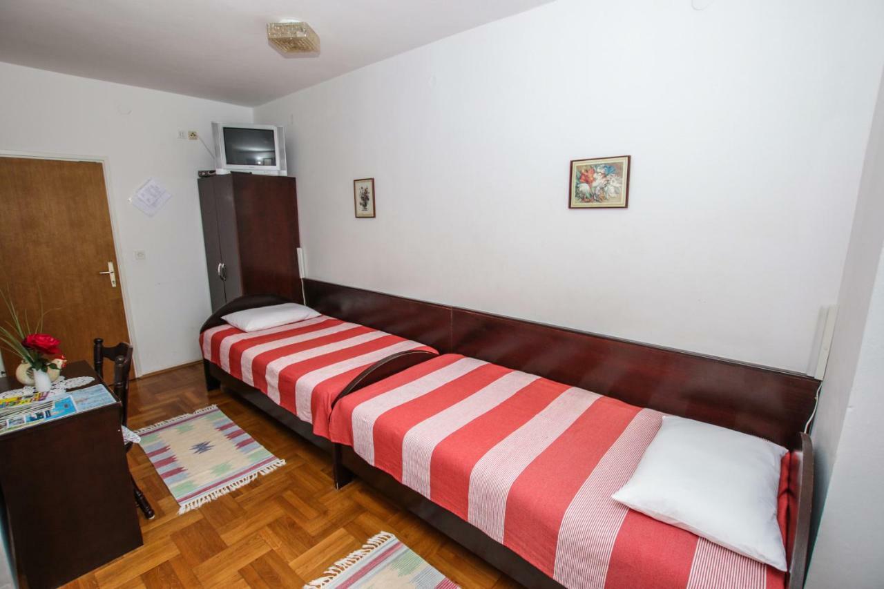 Apartmani Janja โปเรช ภายนอก รูปภาพ