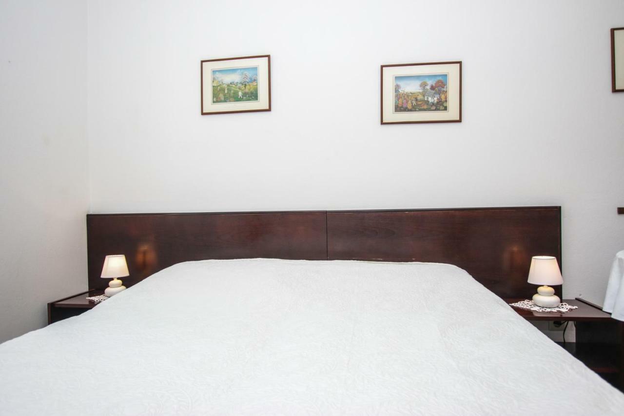 Apartmani Janja โปเรช ภายนอก รูปภาพ