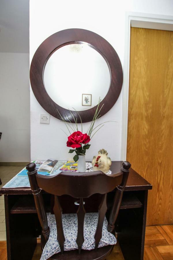 Apartmani Janja โปเรช ภายนอก รูปภาพ